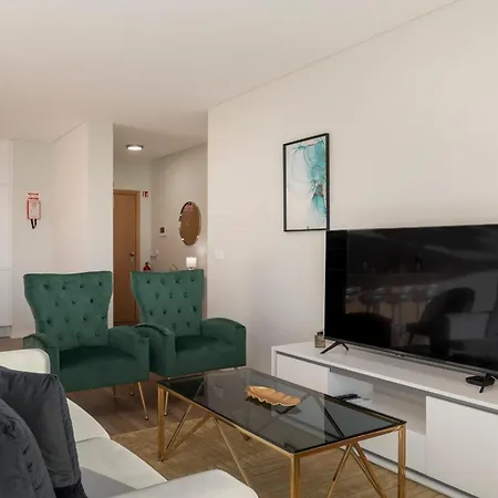 Saraiva Hills I By An Island Apartment