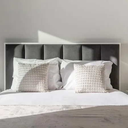 Saraiva Hills I By An Island